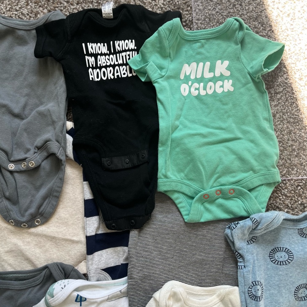 14 lightly worn and most never worn onesies, newborn, various brands. - Picture 3 of 9